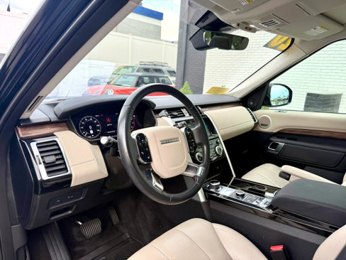 Used 2020 Land Rover Discovery HSE image 17