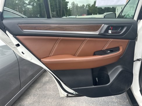 Used 2018 Subaru Outback 2.5i Touring image 8