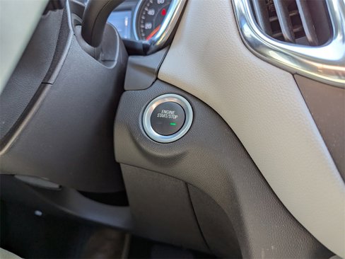 Used 2024 Chevrolet Equinox LT image 18