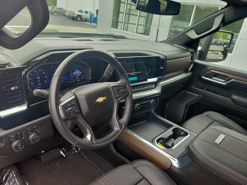 Used 2024 Chevrolet Silverado 2500 High Country image 15