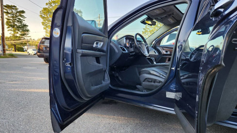 Used 2017 GMC Terrain SLT w/ Open Road Package image 25
