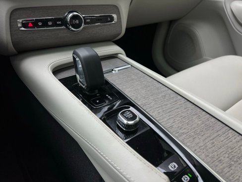 Used 2023 Volvo XC90 B6 Plus w/ Protection Package Premier image 48