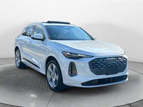 New 2025 Audi Q5 Prestige image 1