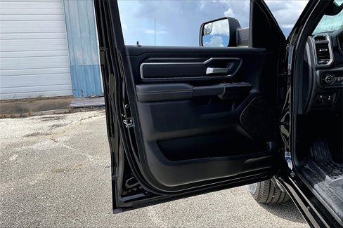 New 2026 RAM 1500 4x4 Crew Cab image 14