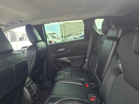 Used 2022 Jeep Cherokee Latitude Lux image 17