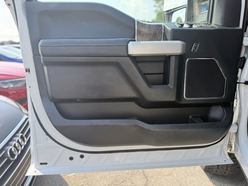 Used 2018 Ford F250 Lariat image 9