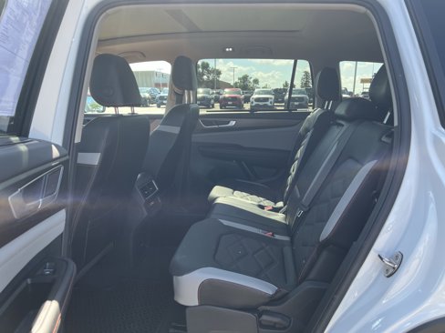 Used 2024 Volkswagen Atlas Peak Edition SEL image 19