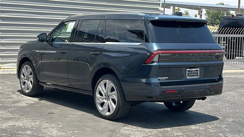 New 2025 Lincoln Navigator Reserve image 5