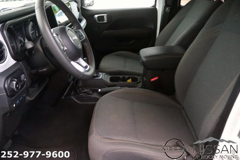 Used 2024 Jeep Wrangler Unlimited Sahara image 13