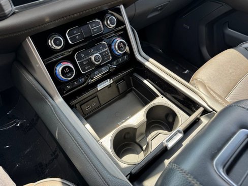 Used 2022 GMC Yukon Denali image 16