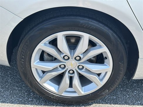 Used 2019 Chevrolet Impala LT w/ LT Convenience Package image 13