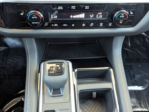 New 2025 Nissan Pathfinder SV image 18