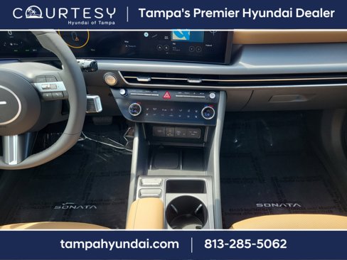 New 2025 Hyundai Sonata Limited image 17