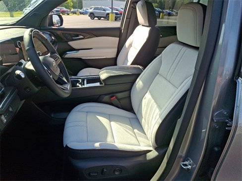 New 2026 Chevrolet Traverse High Country w/ LPO, Floor Liner Package image 10