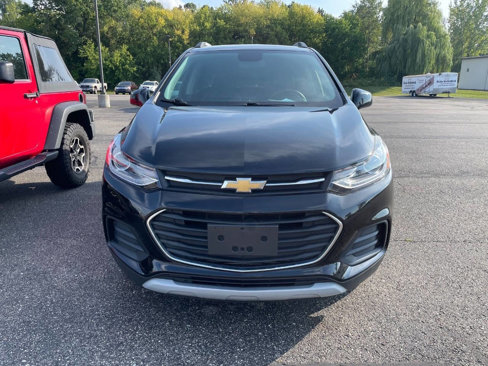 Used 2019 Chevrolet Trax LT w/ LT Convenience Package image 2