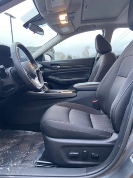 Used 2024 Nissan Altima 2.5 SV w/ SV Premium Package image 9