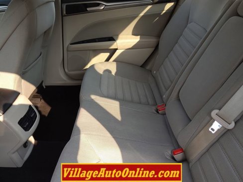 Used 2019 Ford Fusion SE image 27