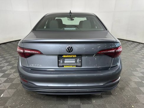 Used 2023 Volkswagen Jetta Sport image 4