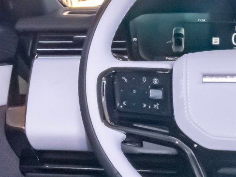 New 2025 Land Rover Range Rover Sport Dynamic SE image 14