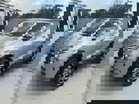 Used 2021 Hyundai Santa Fe SE image 1