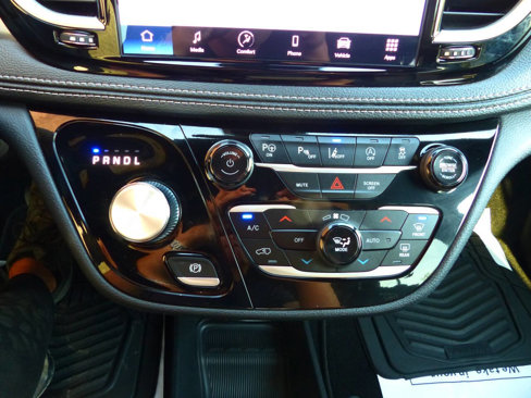 Used 2024 Chrysler Pacifica Touring-L w/ S Appearance Package image 34