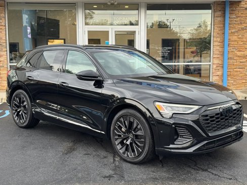 Used 2024 Audi Q8 e-tron Prestige image 30