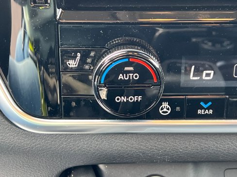 Used 2022 Nissan Rogue Platinum w/ Head-Up Display Package image 32
