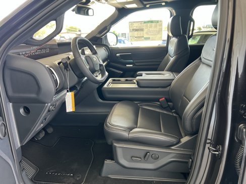 New 2025 Ford Expedition Platinum w/ Stealth Appearance Package image 9