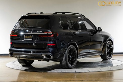Used 2024 BMW X7 xDrive40i w/ M Sport Package image 10