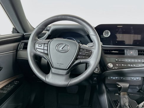 Used 2025 Lexus ES 300h w/ Premium Package image 18