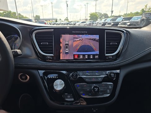 New 2026 Chrysler Pacifica Select image 20