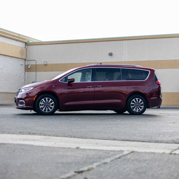 Used 2021 Chrysler Pacifica Touring-L image 4