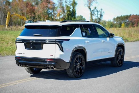 Used 2024 Chevrolet Traverse RS image 5