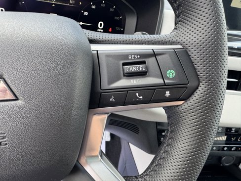 New 2025 Mitsubishi Outlander AWD image 18