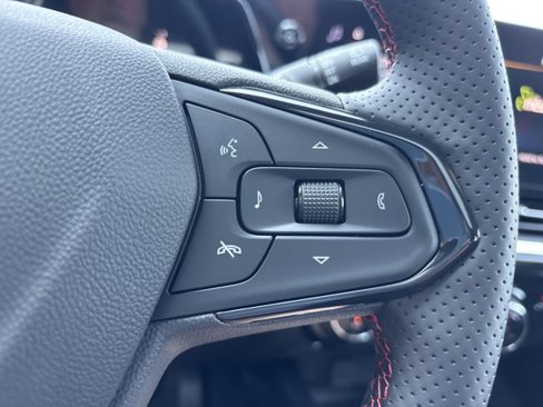 New 2026 Chevrolet Trax RS w/ Sunroof Package image 25