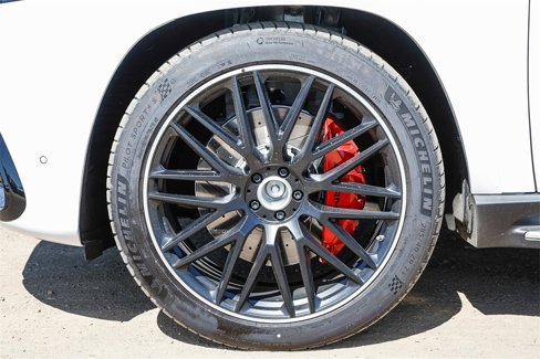 New 2025 Mercedes-Benz GLS 63 AMG 4MATIC image 9