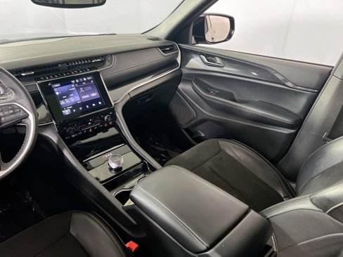 Used 2023 Jeep Grand Cherokee Altitude image 23