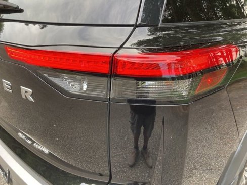 Used 2022 Nissan Pathfinder SL image 15