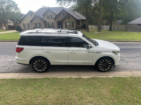 Used 2020 Lincoln Navigator Reserve image 2
