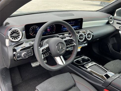 Used 2025 Mercedes-Benz CLA 250 4MATIC image 16