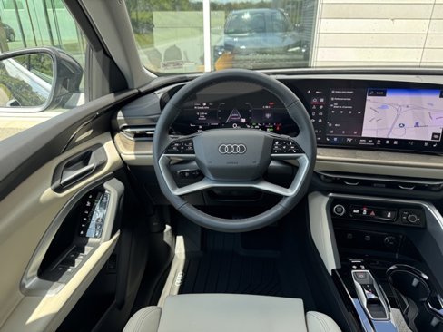 New 2025 Audi Q5 Prestige image 11