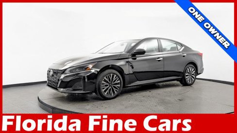 Used 2025 Nissan Altima 2.5 SV image 1
