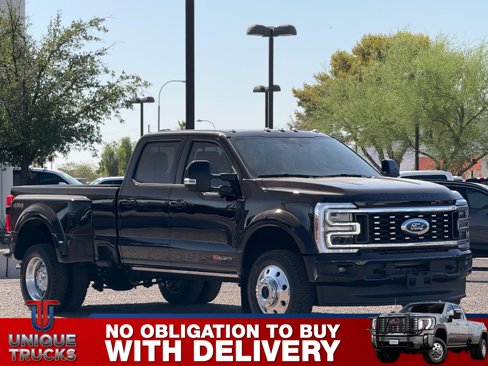 Used 2025 Ford F450 Platinum w/ Camper Package image 3