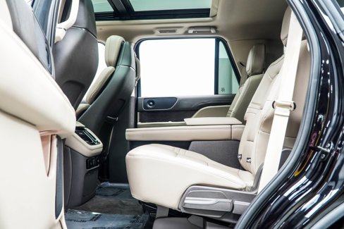 Used 2024 Lincoln Navigator Reserve w/ Monochromatic Package image 34