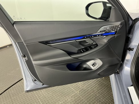 New 2026 BMW M5 w/ Carbon Package image 9
