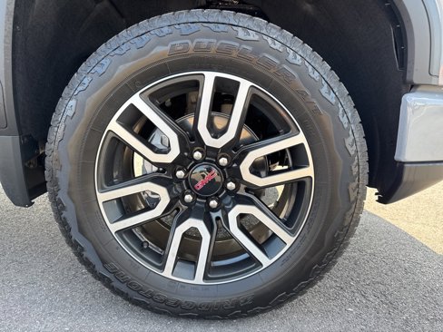 Used 2025 GMC Sierra 1500 AT4 w/ AT4 Preferred Package image 11