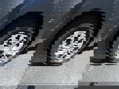Used 2018 Toyota Corolla L image 18