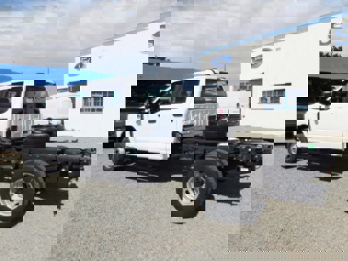 New 2025 Ford F350 XL image 3