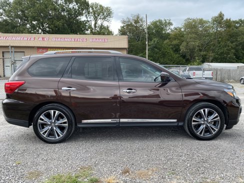 Used 2019 Nissan Pathfinder Platinum image 4