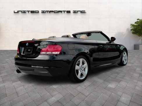 Used 2010 BMW 135i Convertible image 5